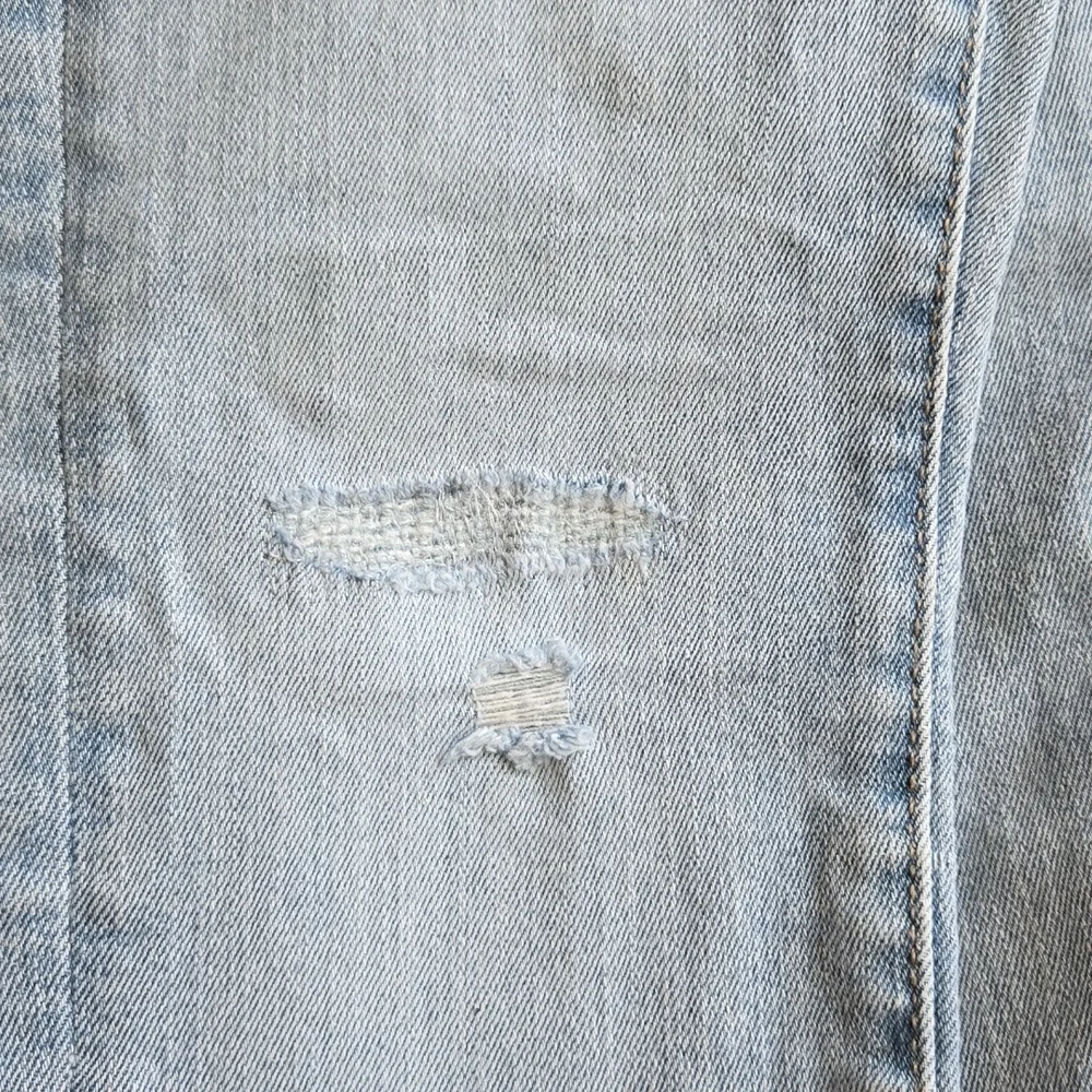 Kids size 7 Light Wash Distressed Old Navy Straight Leg Slim 360 Jeans EUC